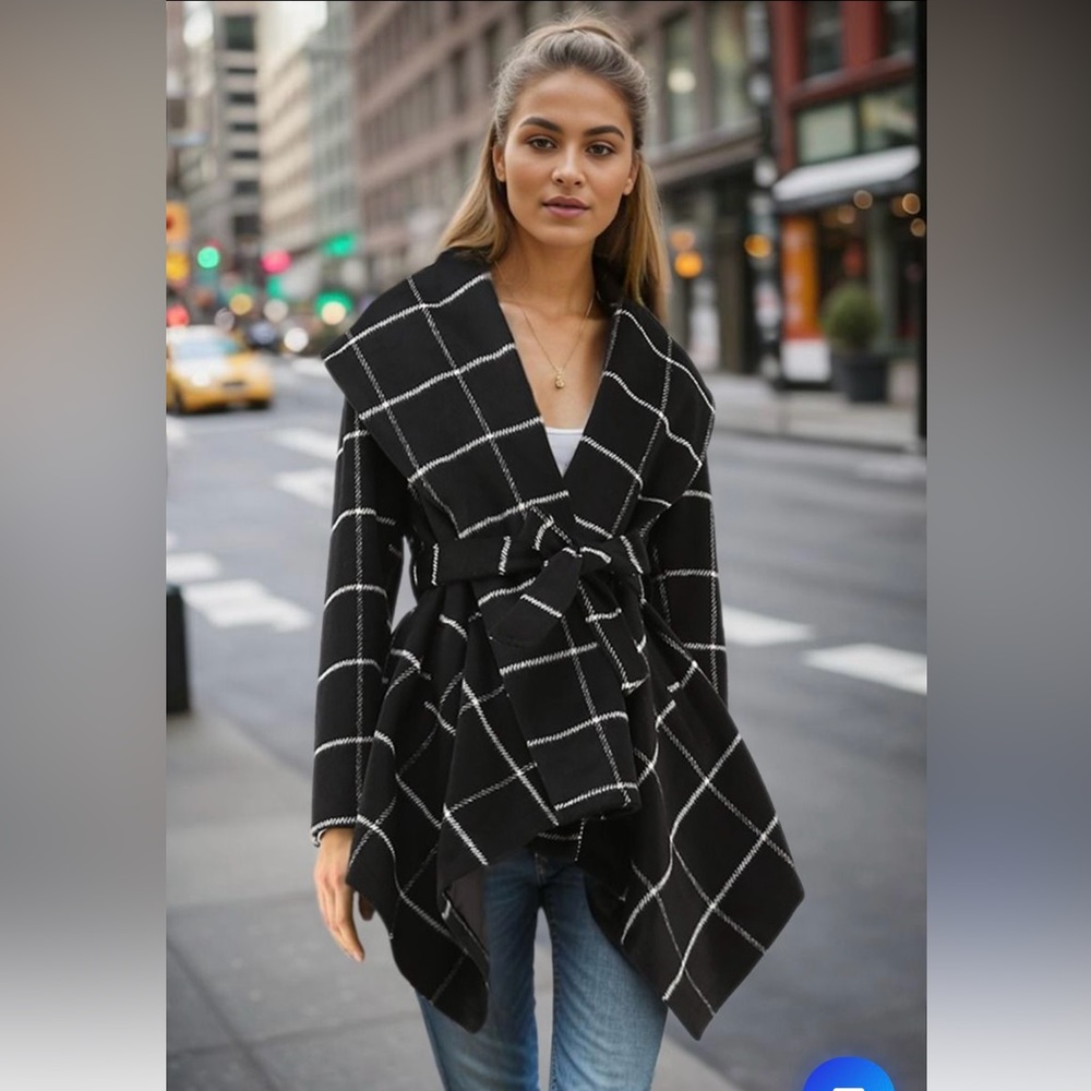 Chic Wish Prairie Robato wool coat in black and white plaid.  Large